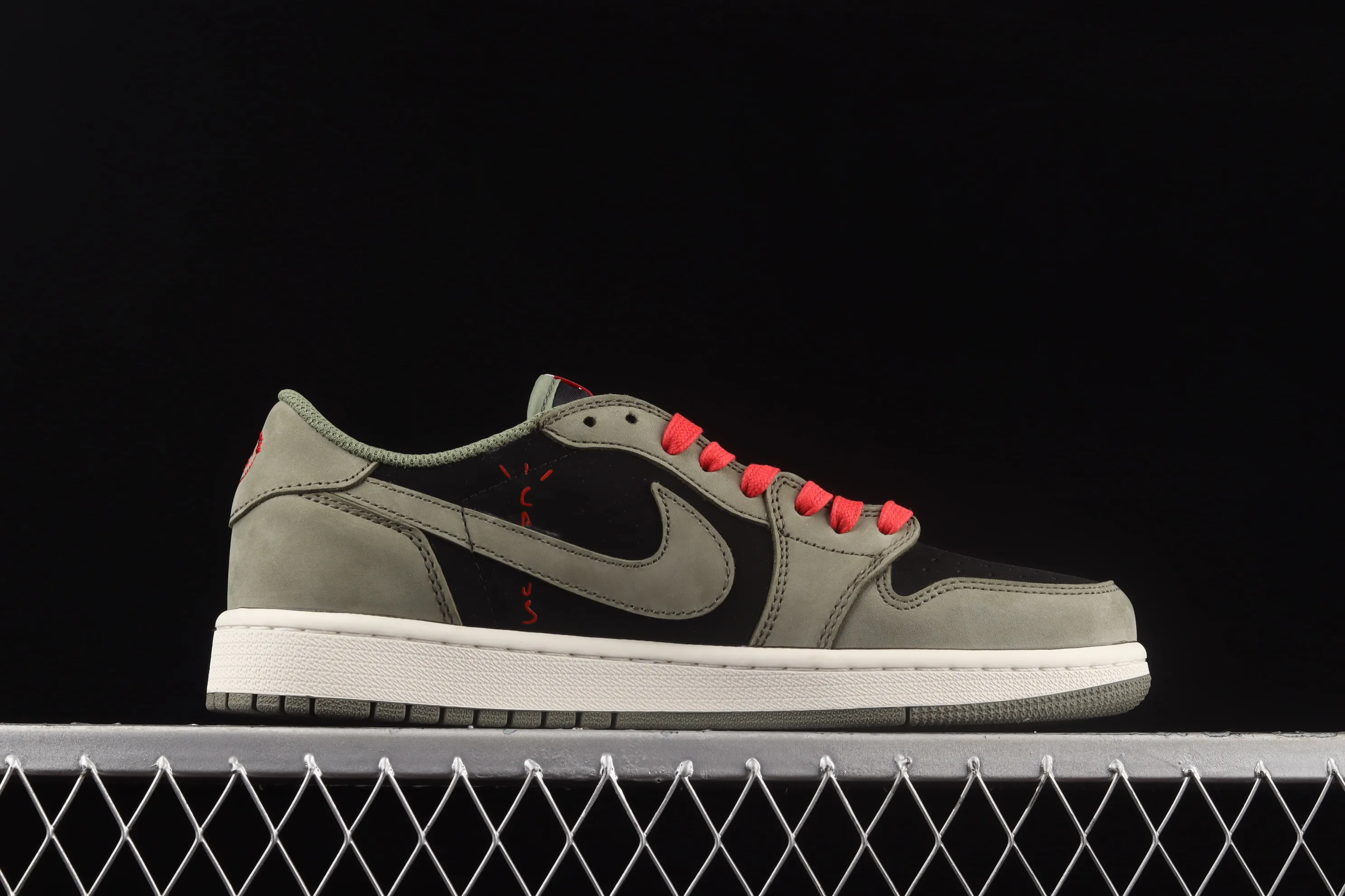 All Categories Air Jordan Jordan Series Basketball Shoes Air Jordan 1 Low Travis Scott x Air Jordan 1 Low AJ1 Joe 1 Black Green Undercut Low-top Cultural Sneakers CQ4277-008